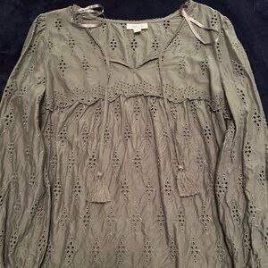 Long sleeve floral women’s top.